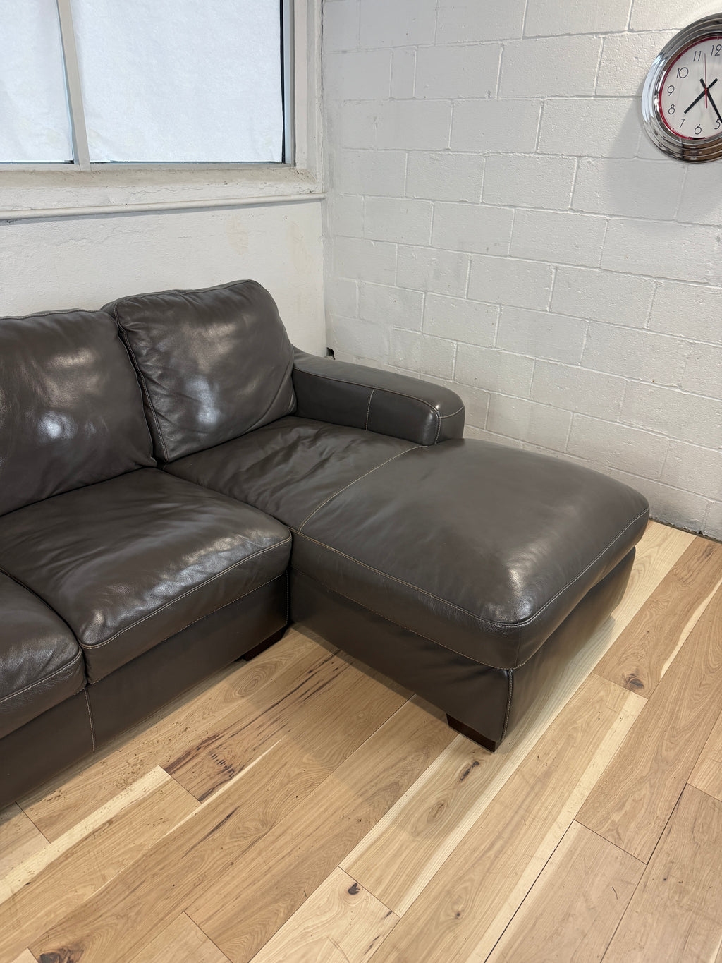 Modern Gray Leather Sectional Sofa w/ Chaise