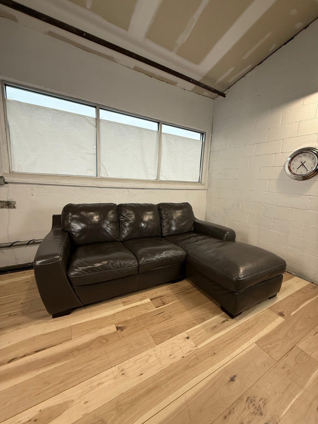 Modern Gray Leather Sectional Sofa w/ Chaise