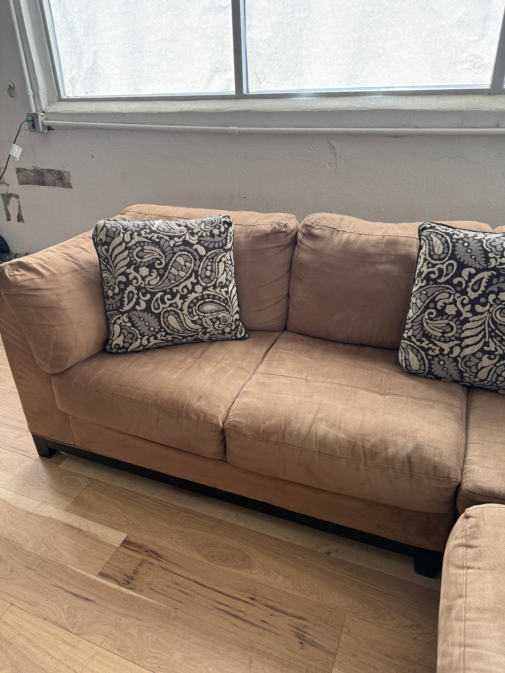 Brown 2-Piece Sectional Couch – Great Condition