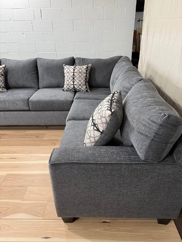 Gray 2-Piece Sectional Couch