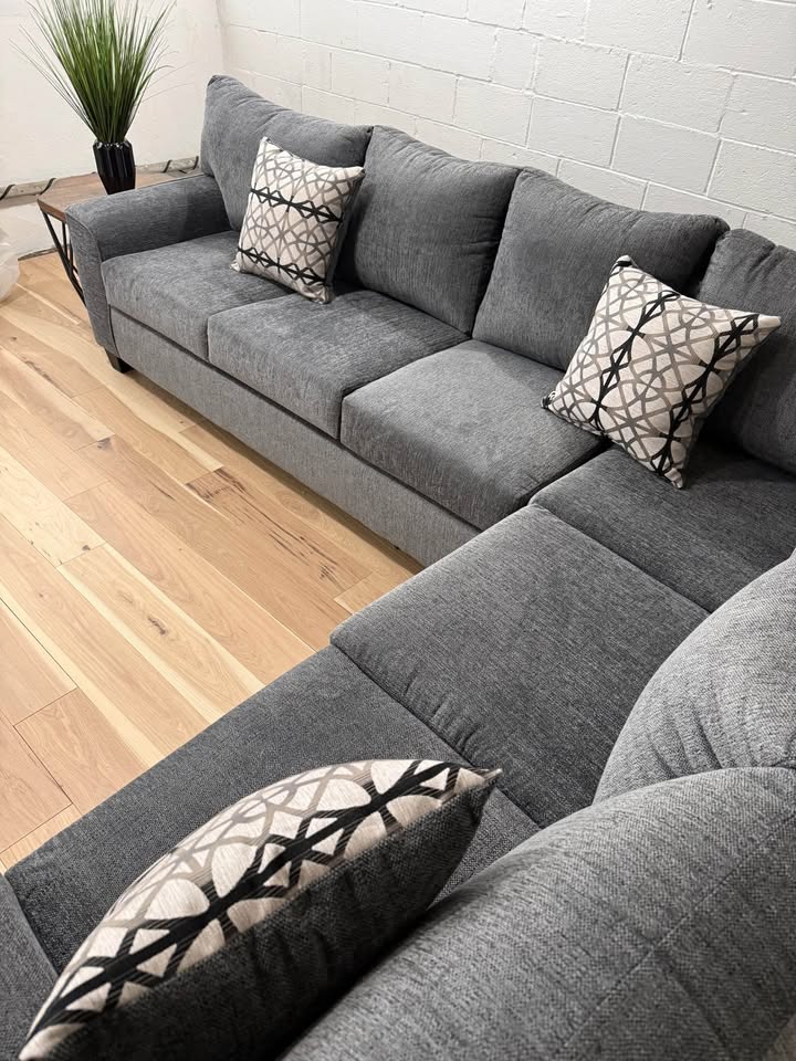 Gray 2-Piece Sectional Couch