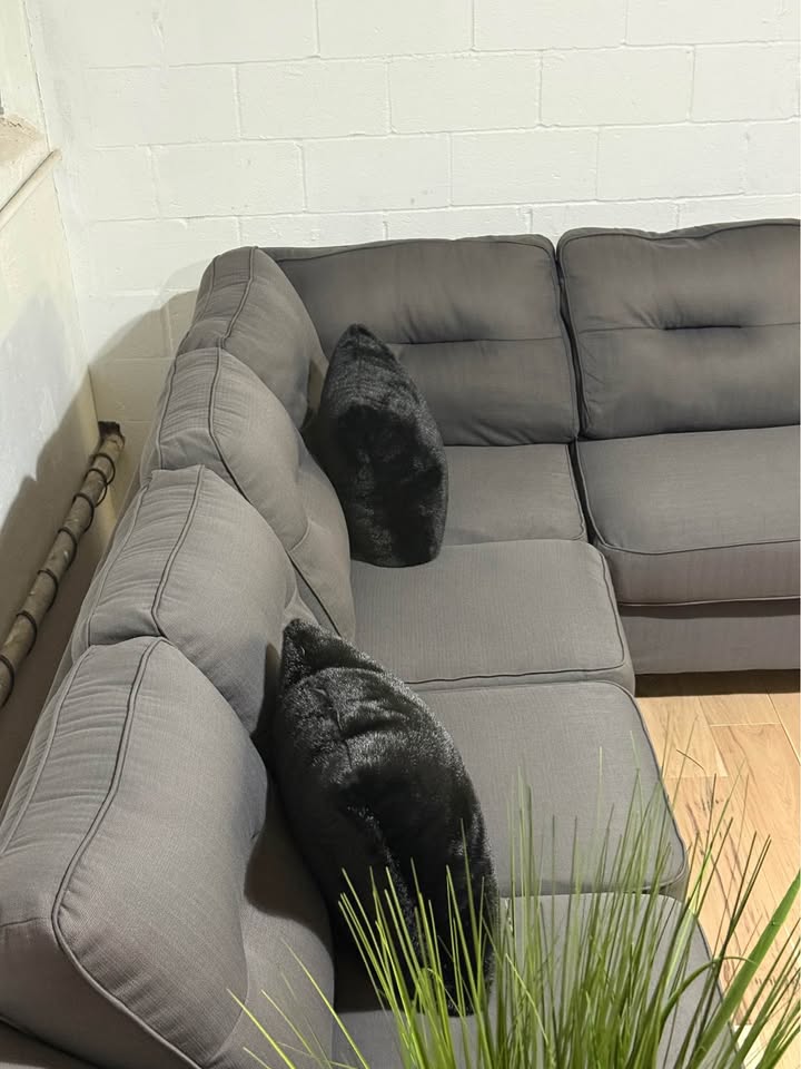 Ashley Furniture 2-Piece Gray Sectional