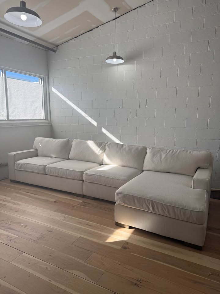 3 Piece Sectional Couch with Chaise