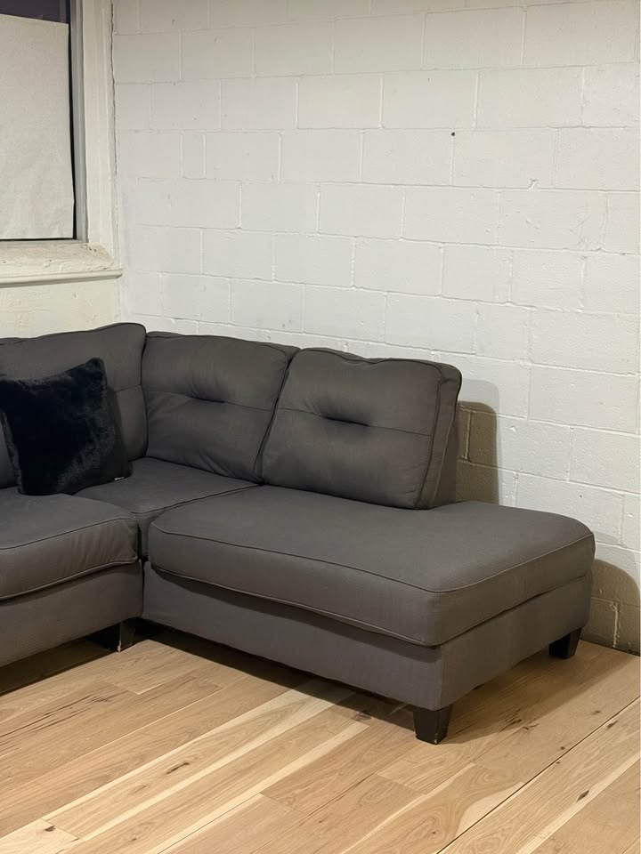 Ashley Furniture 2-Piece Gray Sectional