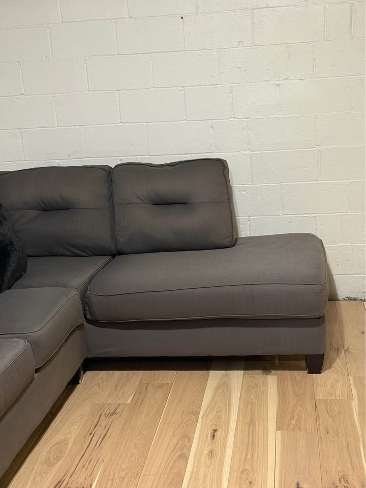 Ashley Furniture 2-Piece Gray Sectional