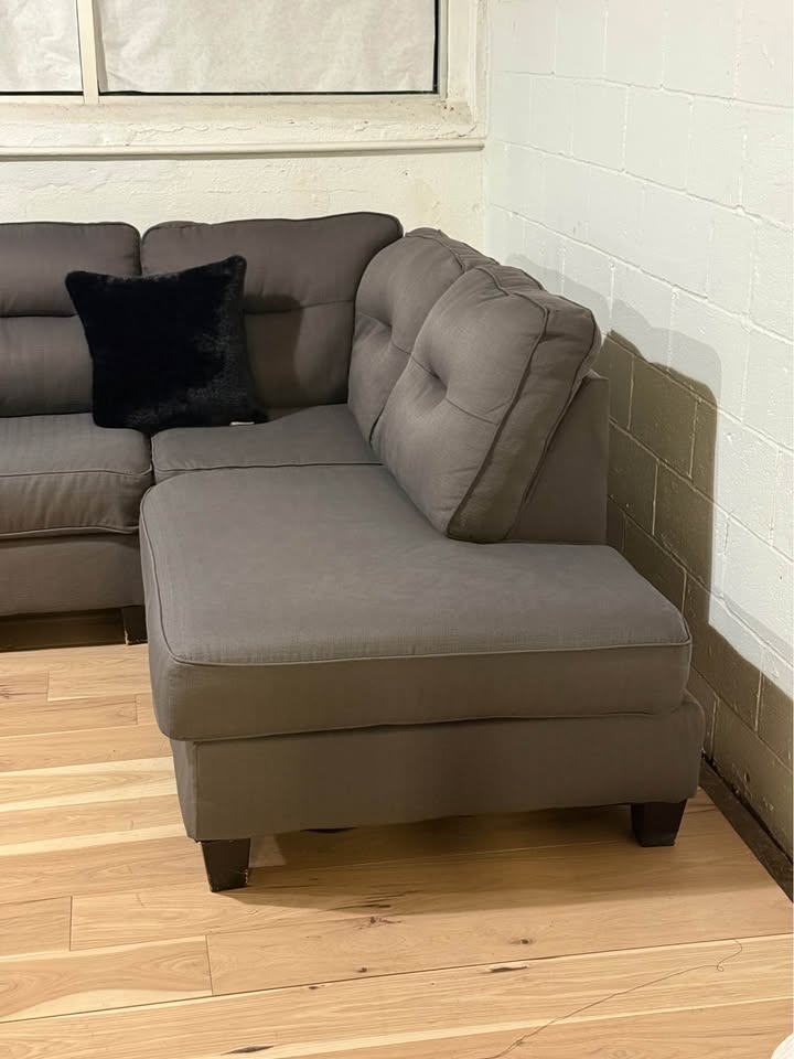 Ashley Furniture 2-Piece Gray Sectional