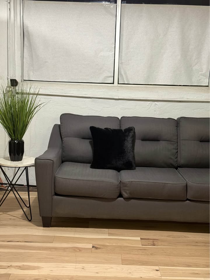 Ashley Furniture 2-Piece Gray Sectional