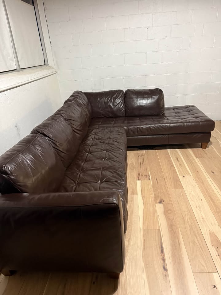 Brown 2-Piece Leather Sectional