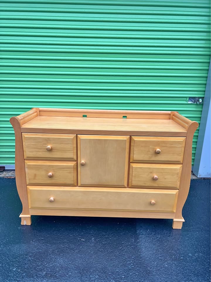 Changing table with storage