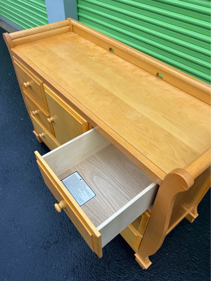 Changing table with storage