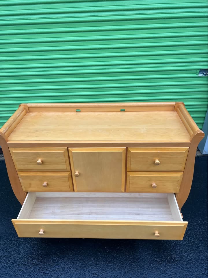 Changing table with storage