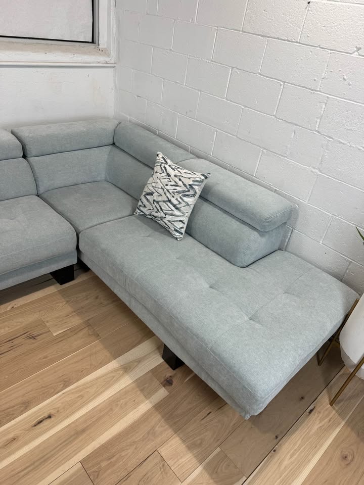 Large Modern Sectional Sofa – Light Gray | 122” x 94”