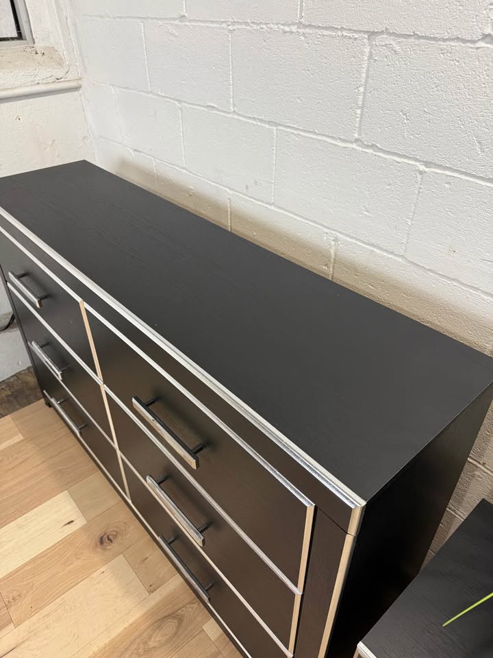 Ashley’s Furniture Dresser & Nighstand