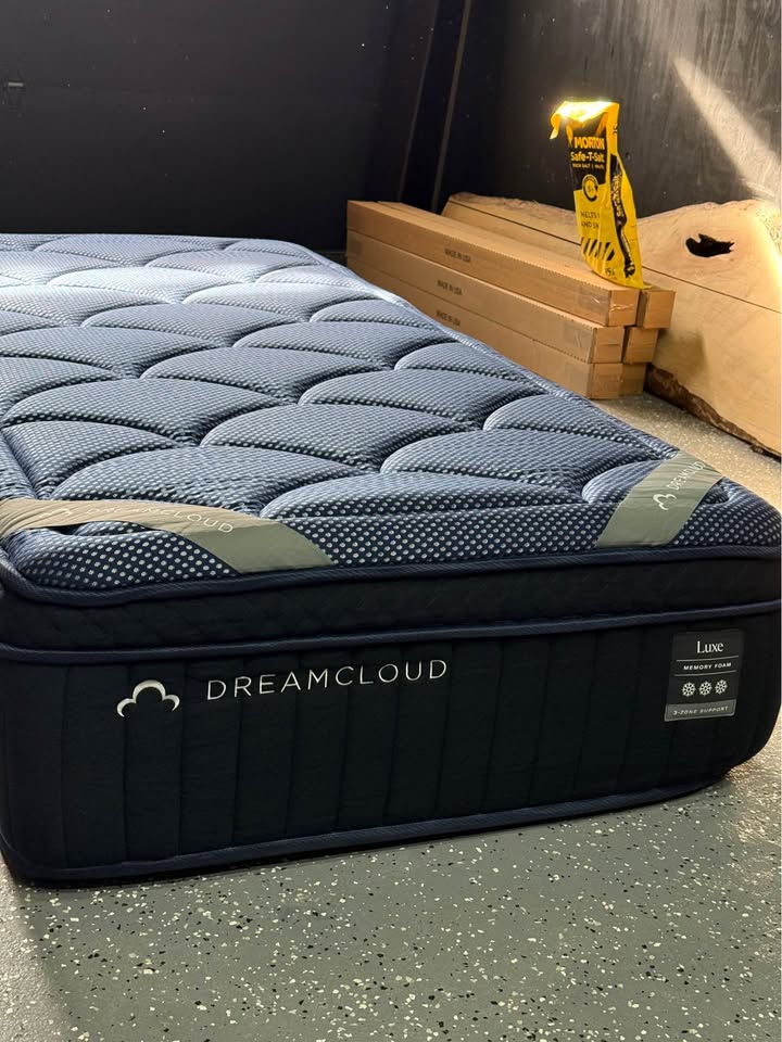 DreamCloud Premier Memory Foam Mattress (Twin XL)