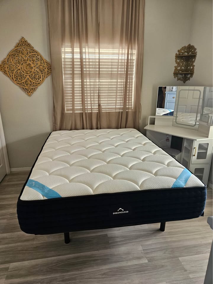 DreamCloud Premier Queen Mattress