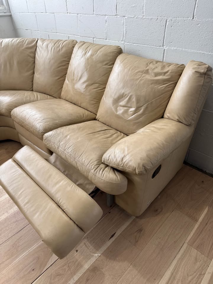 Natuzzi Cream Sectional Sofa with Recliners