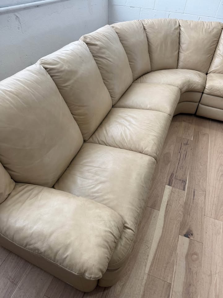 Natuzzi Cream Sectional Sofa with Recliners