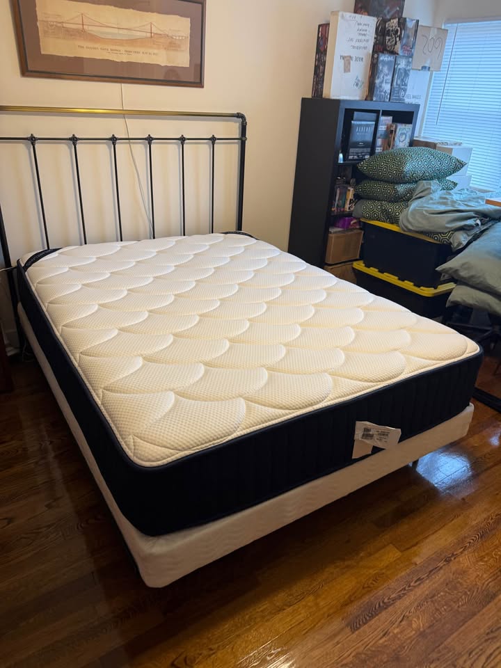 The DreamCloud Hybrid Mattress Queen