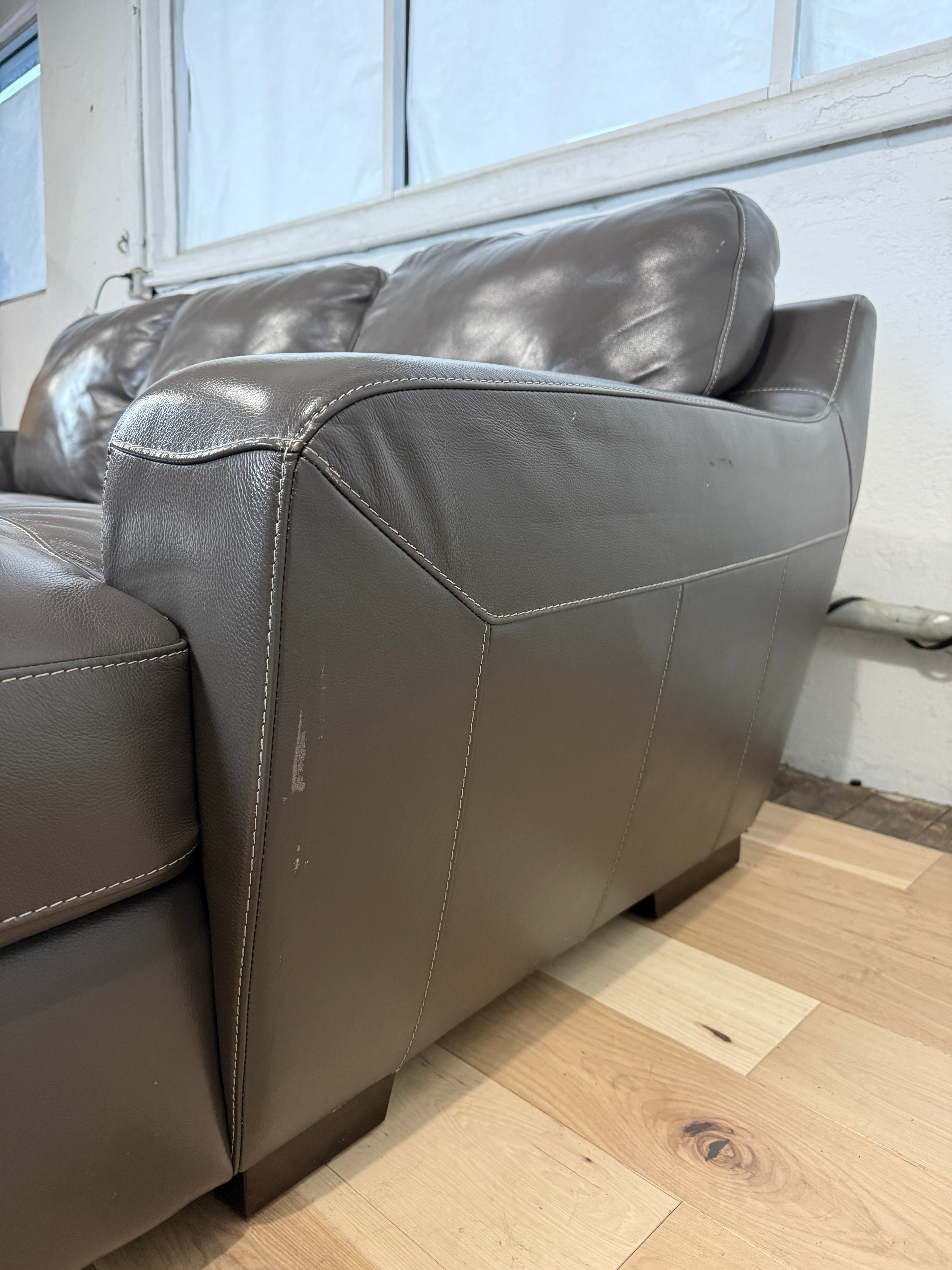 Modern Gray Leather Sectional Sofa w/ Chaise