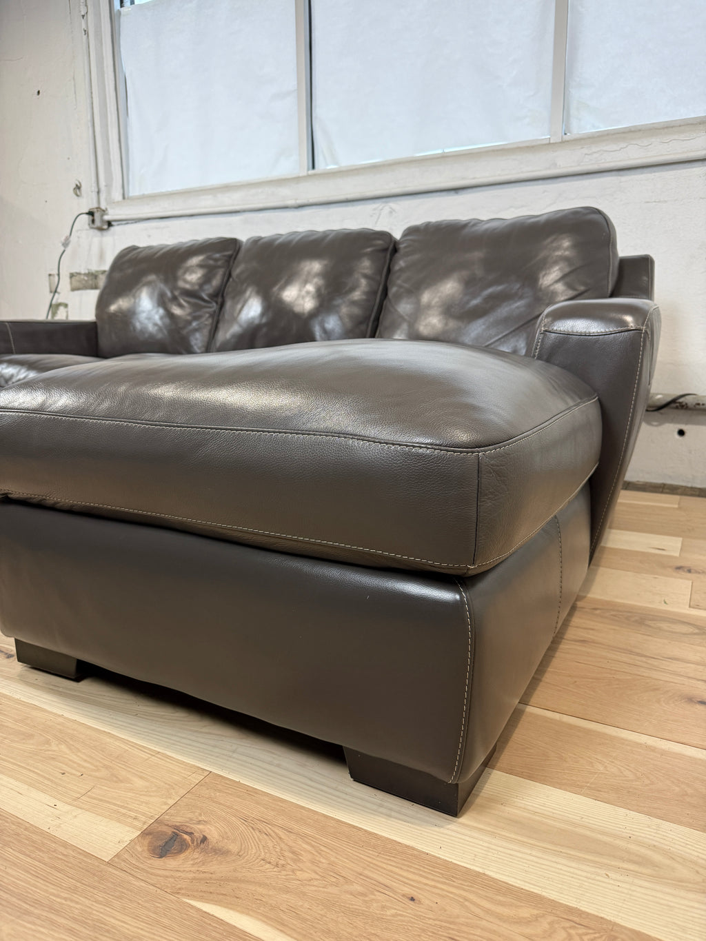 Modern Gray Leather Sectional Sofa w/ Chaise