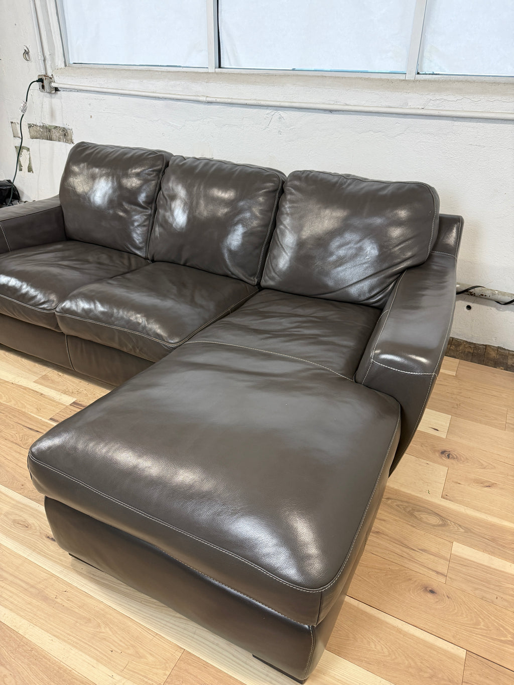 Modern Gray Leather Sectional Sofa w/ Chaise