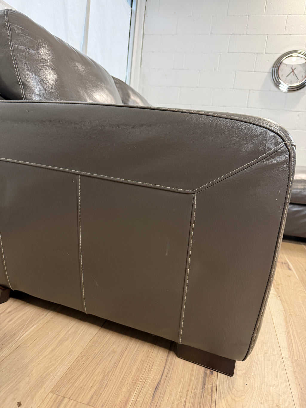 Modern Gray Leather Sectional Sofa w/ Chaise