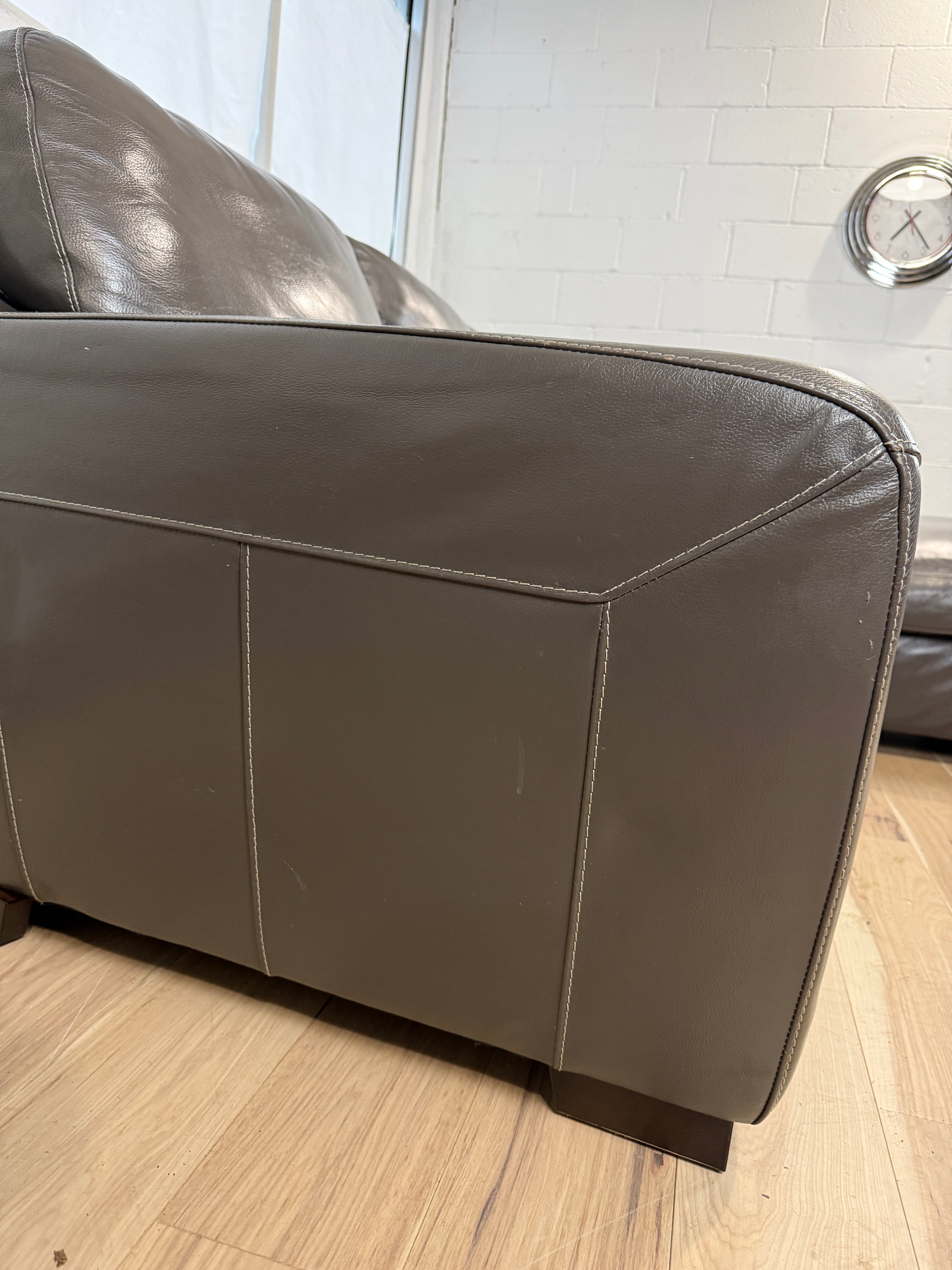 Modern Gray Leather Sectional Sofa w/ Chaise